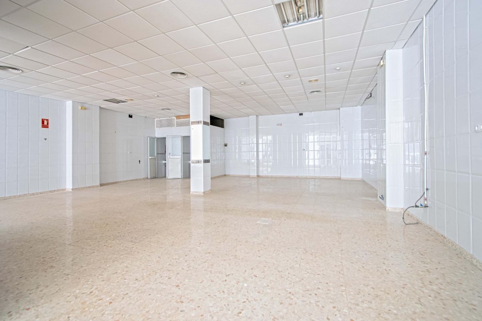 Kommersiell till salu i La Rinconada - 190 550 € (Ref: 10086291)