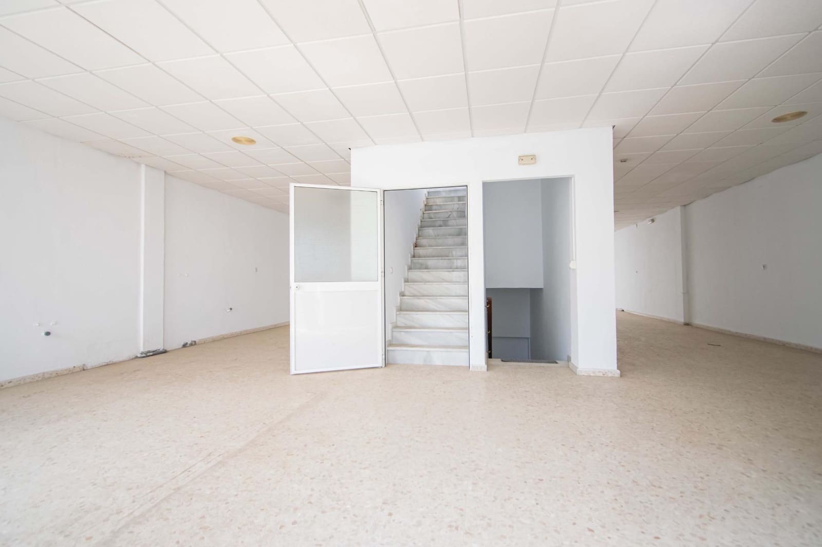 Kommersiell till salu i La Rinconada - 190 550 € (Ref: 10086291)
