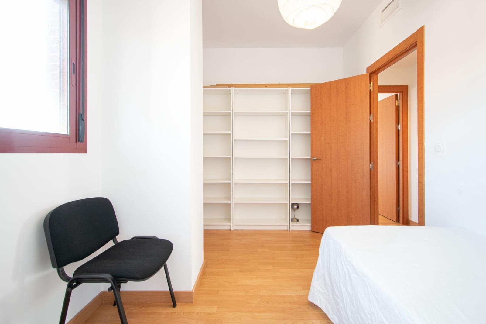 3 makuuhuone Asunto myytävänä paikassa Dos Hermanas mukana 
autotalli - 198 000 € (Ref: 10089805)