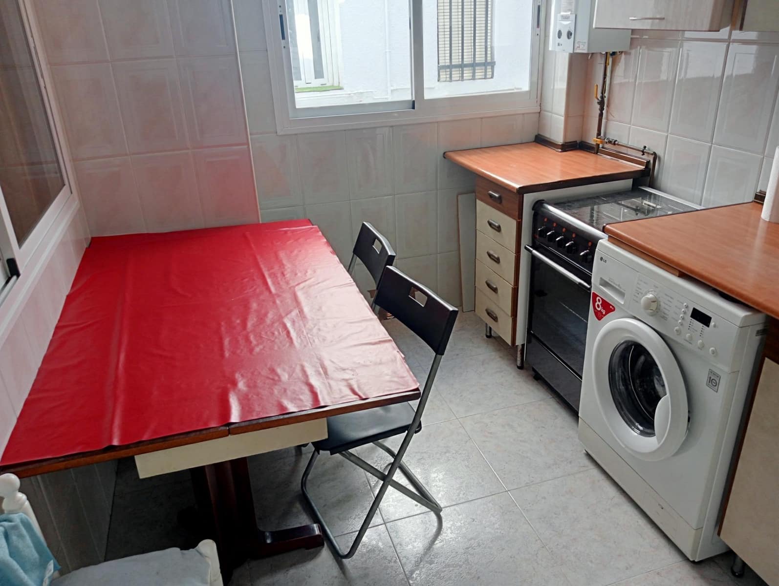 Piso de 4 habitaciones en Sevilla ciudad en alquiler - 900 € (Ref: 10089806)