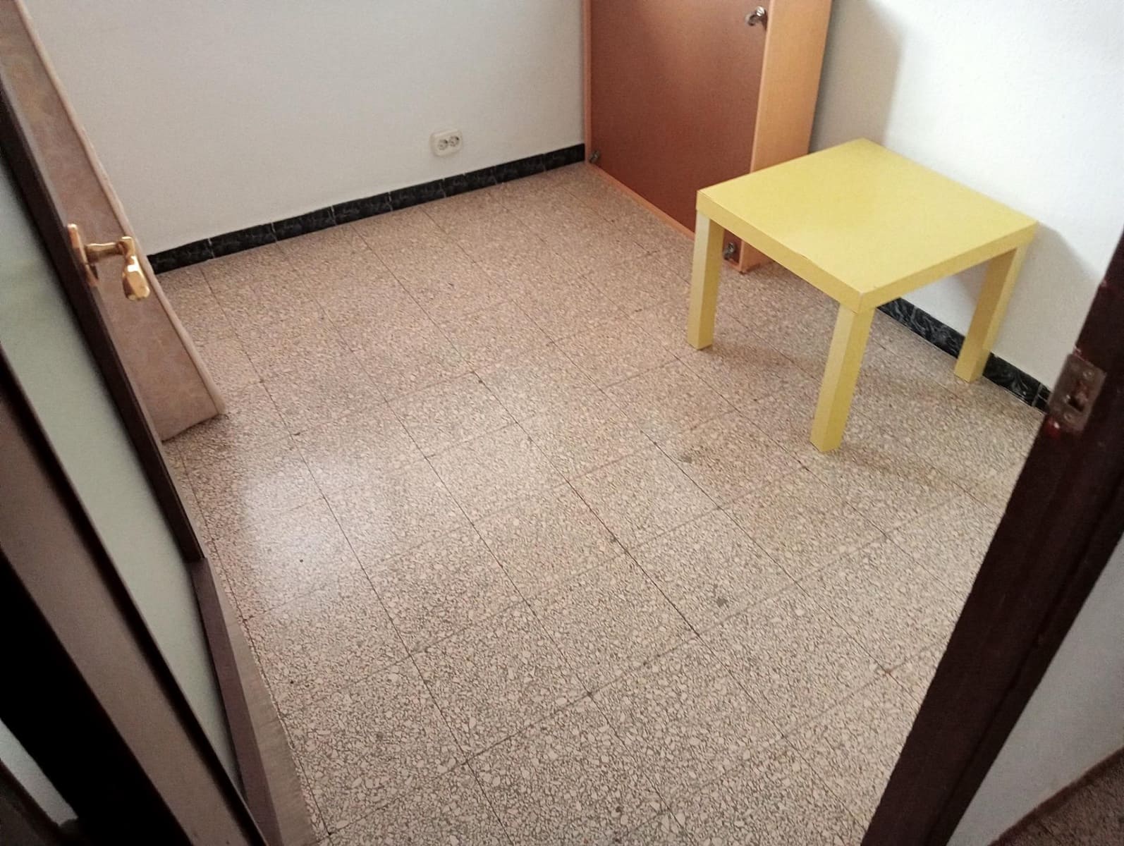 Piso de 4 habitaciones en Sevilla ciudad en alquiler - 900 € (Ref: 10089806)
