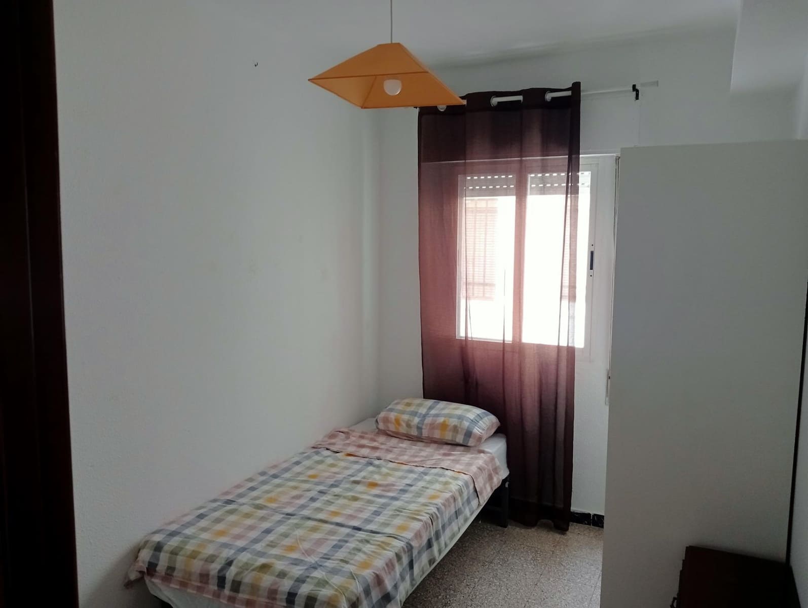 Piso de 4 habitaciones en Sevilla ciudad en alquiler - 900 € (Ref: 10089806)