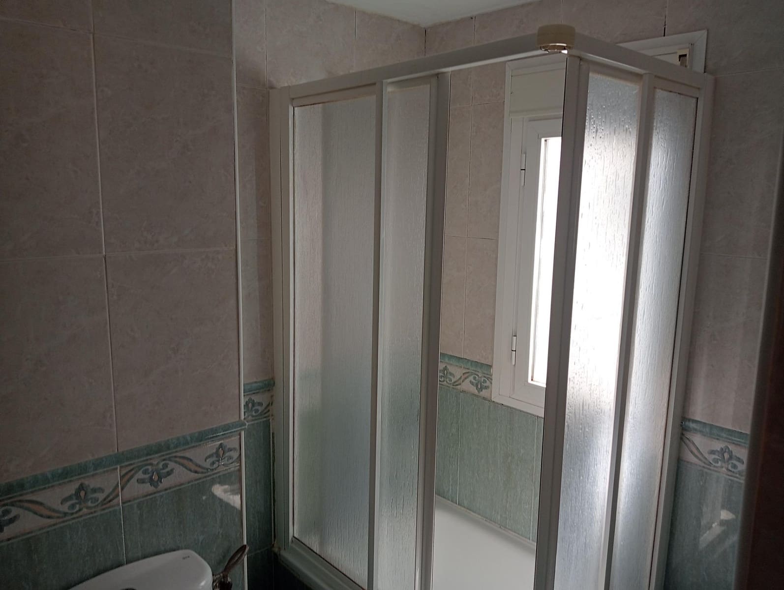 Piso de 4 habitaciones en Sevilla ciudad en alquiler - 900 € (Ref: 10089806)