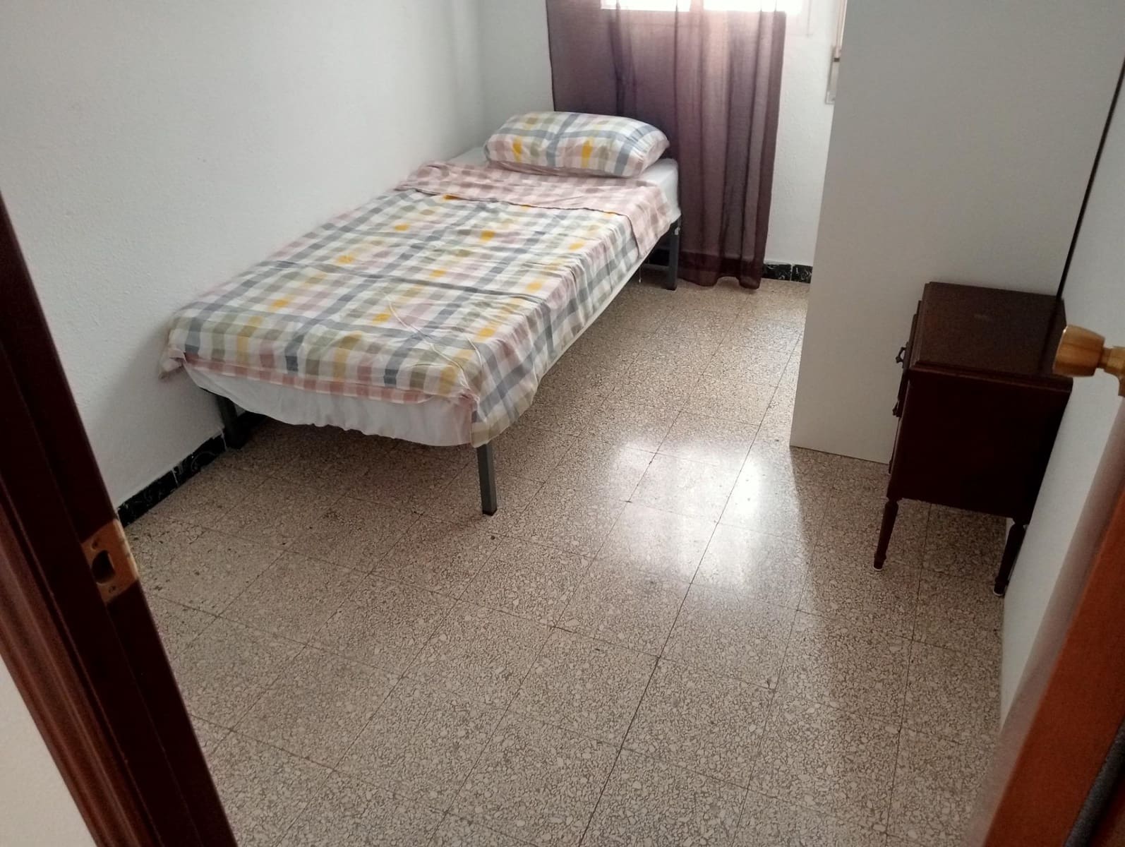 Piso de 4 habitaciones en Sevilla ciudad en alquiler - 900 € (Ref: 10089806)