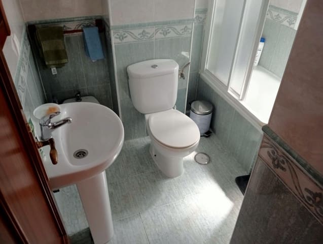 4 quarto Apartamento para arrendar em Sevilha cidade - 900 € (Ref: 10089806)