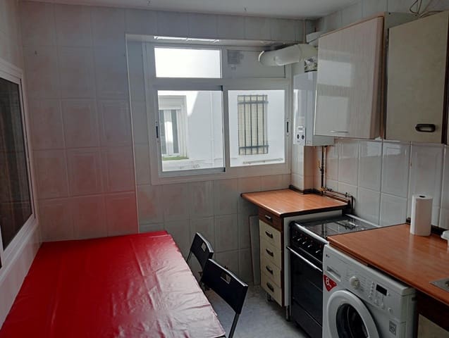 4 quarto Apartamento para arrendar em Sevilha cidade - 900 € (Ref: 10089806)