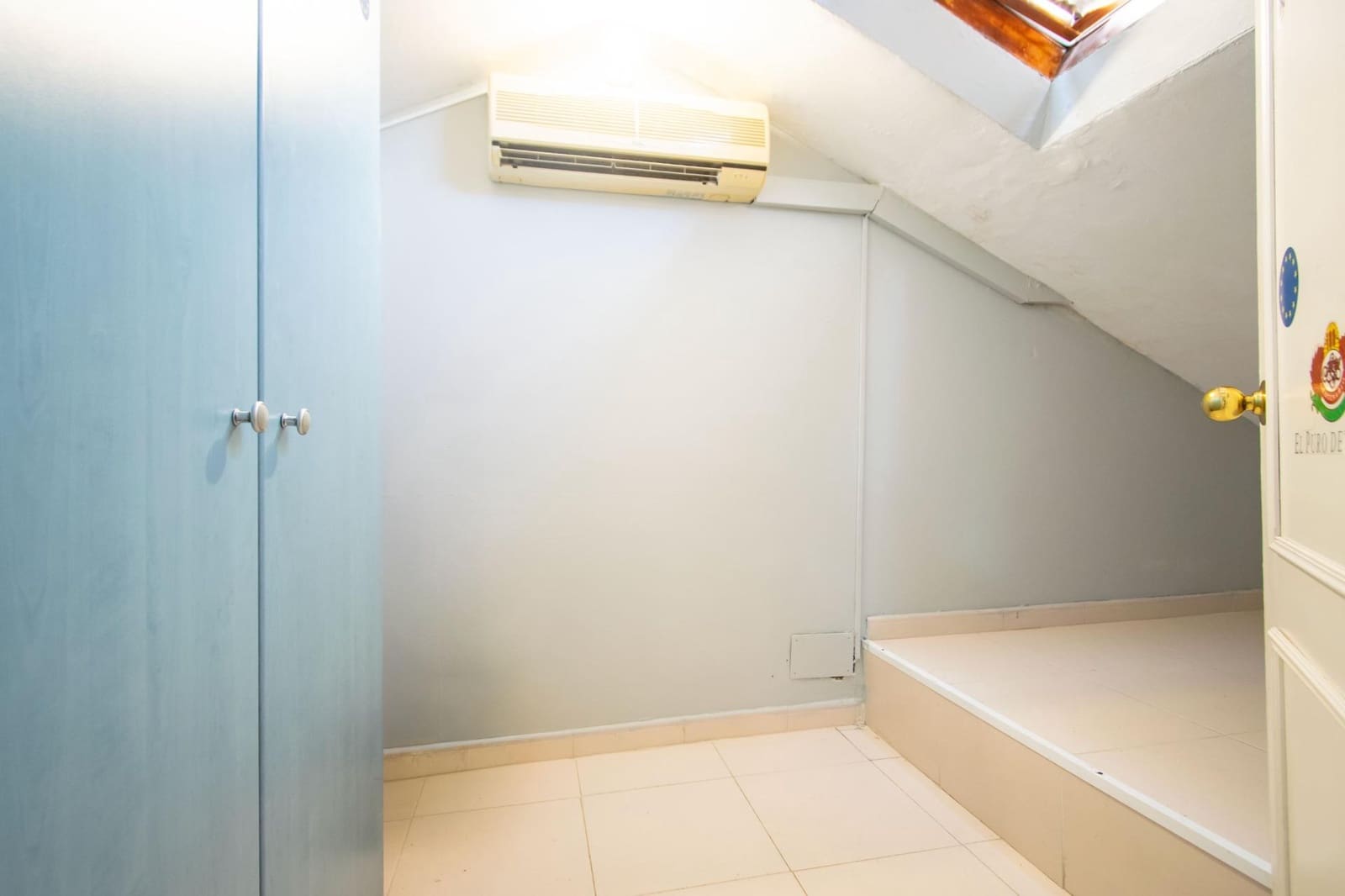 4 slaapkamer Rijtjeshuis te koop in Montequinto met zwembad - € 350.000 (Ref: 10094797)