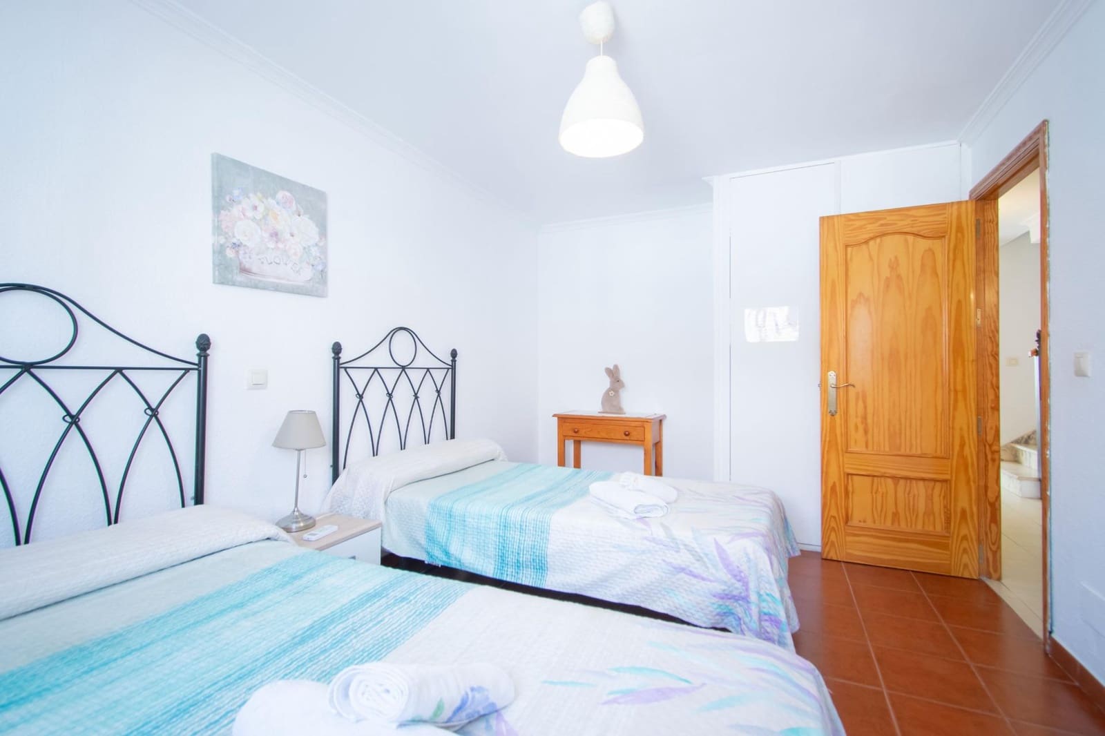 5 bedroom Terraced Villa for sale in Montequinto with pool - € 350,000 (Ref: 10094797)