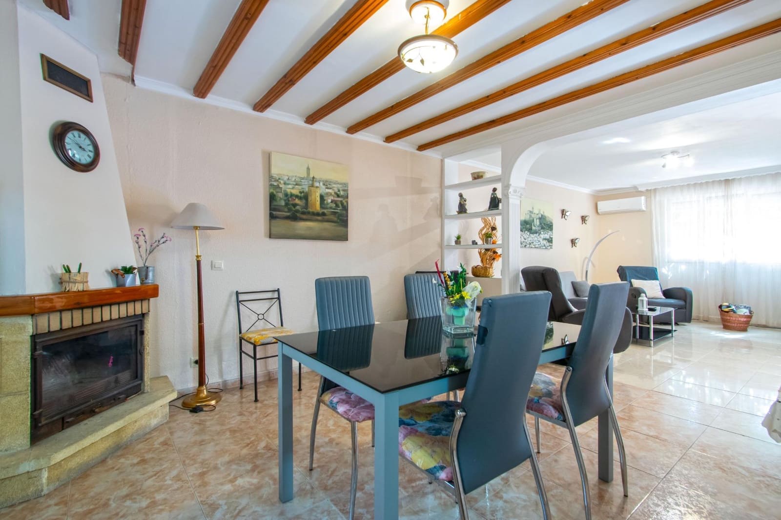 5 bedroom Terraced Villa for sale in Montequinto with pool - € 350,000 (Ref: 10094797)