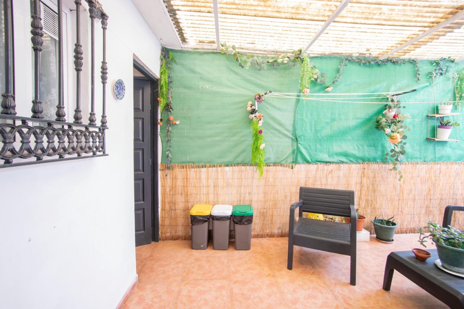 5 bedroom Terraced Villa for sale in Montequinto with pool - € 350,000 (Ref: 10094797)