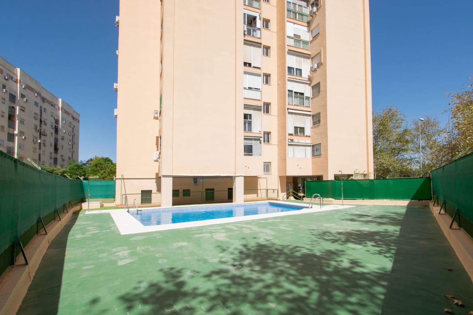 Piso de 3 habitaciones en Sevilla ciudad en venta con piscina garaje - 287.000 € (Ref: 10100266)