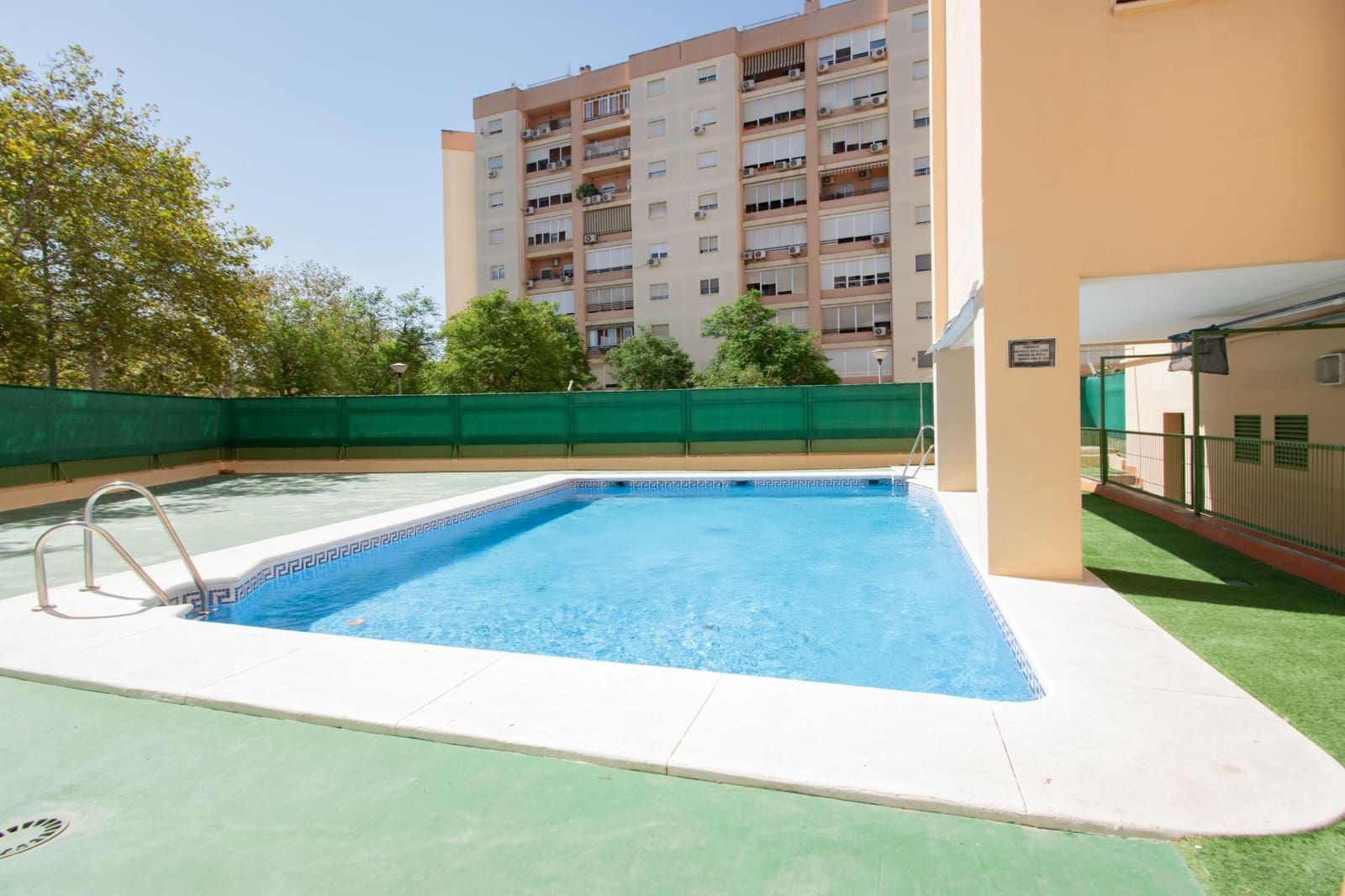 Piso de 3 habitaciones en Sevilla ciudad en venta con piscina garaje - 287.000 € (Ref: 10100266)