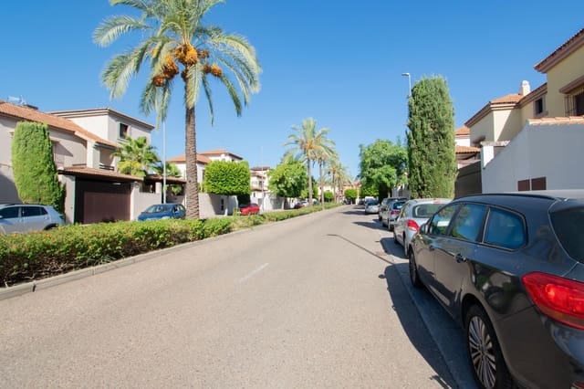6 Zimmer Doppelhaus zu verkaufen in Las Pajanosas, Guillena - 335.888 € (Ref: 10100267)
