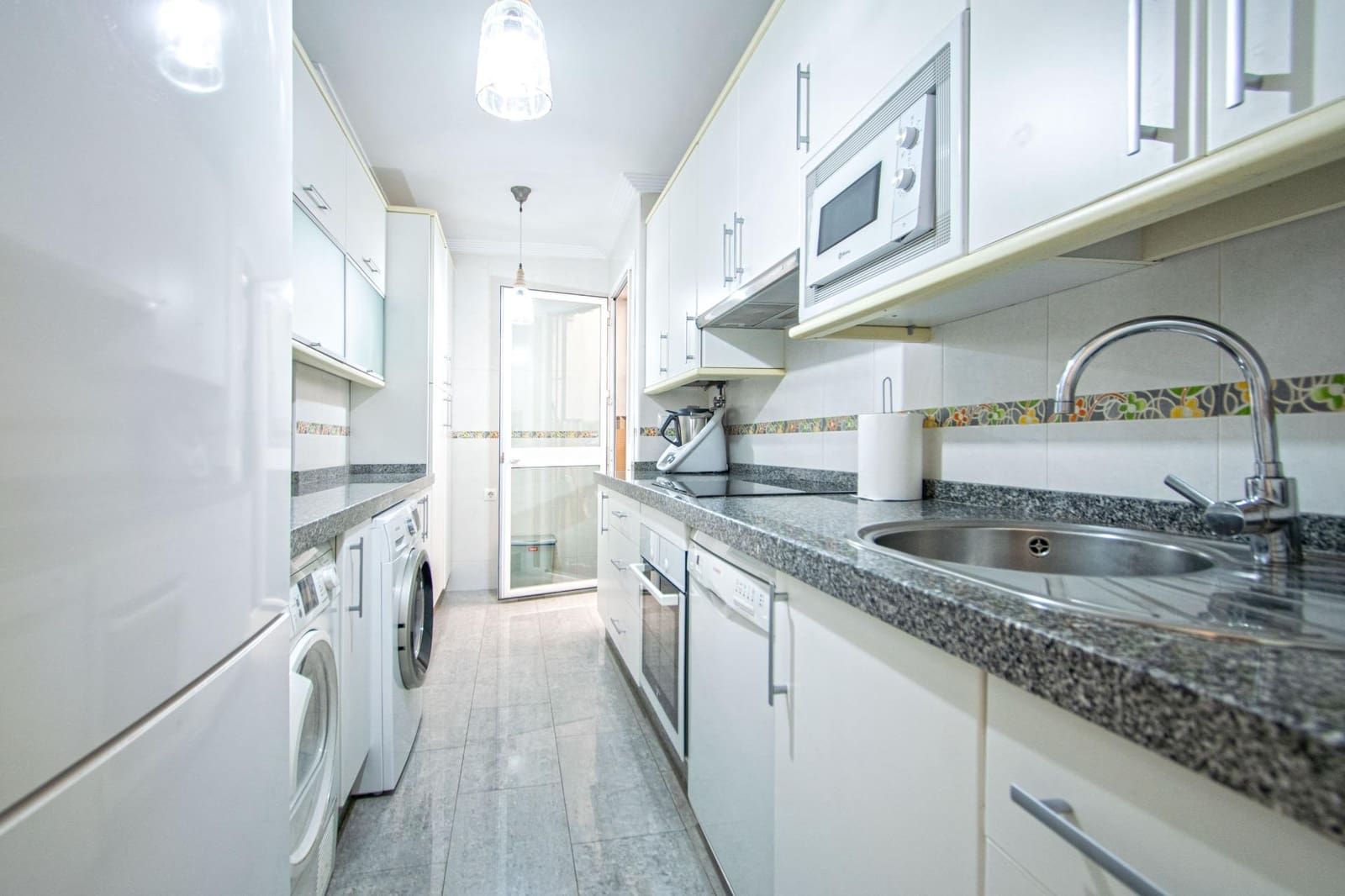 3 slaapkamer Flat te koop in Sevilla stad - € 315.000 (Ref: 10102730)