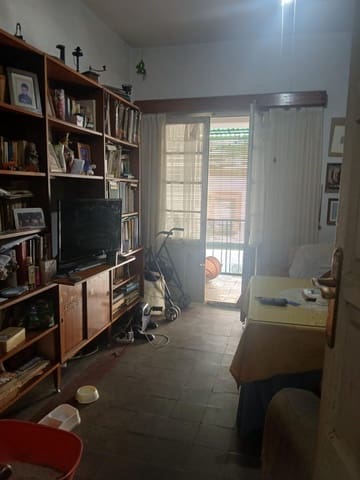 4 bedroom Flat for sale in Seville city - € 260,000 (Ref: 10109781)