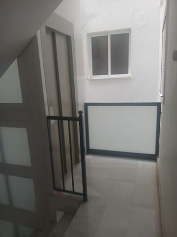 4 bedroom Flat for sale in Seville city - € 260,000 (Ref: 10109781)
