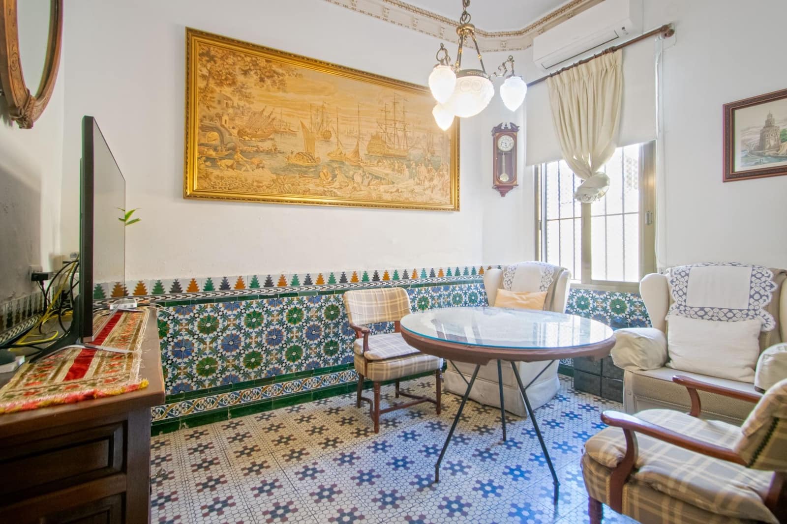 6 bedroom Townhouse for sale in Seville city with garage - € 719,900 (Ref: 10119991)