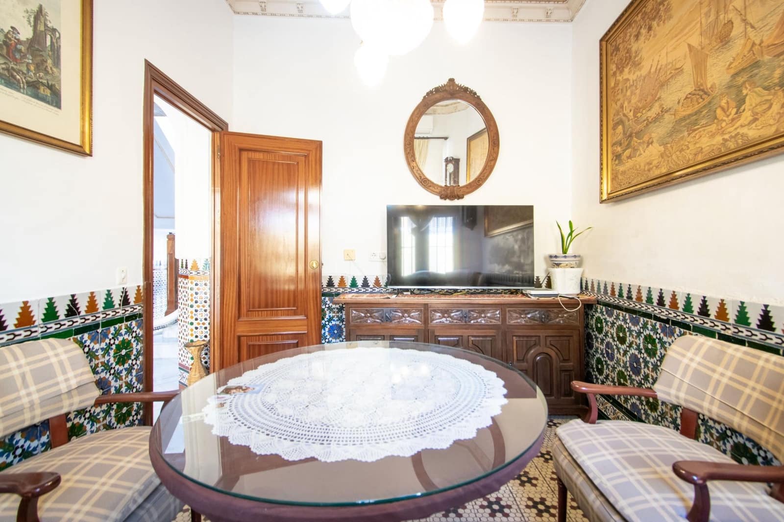 6 bedroom Townhouse for sale in Seville city with garage - € 719,900 (Ref: 10119991)