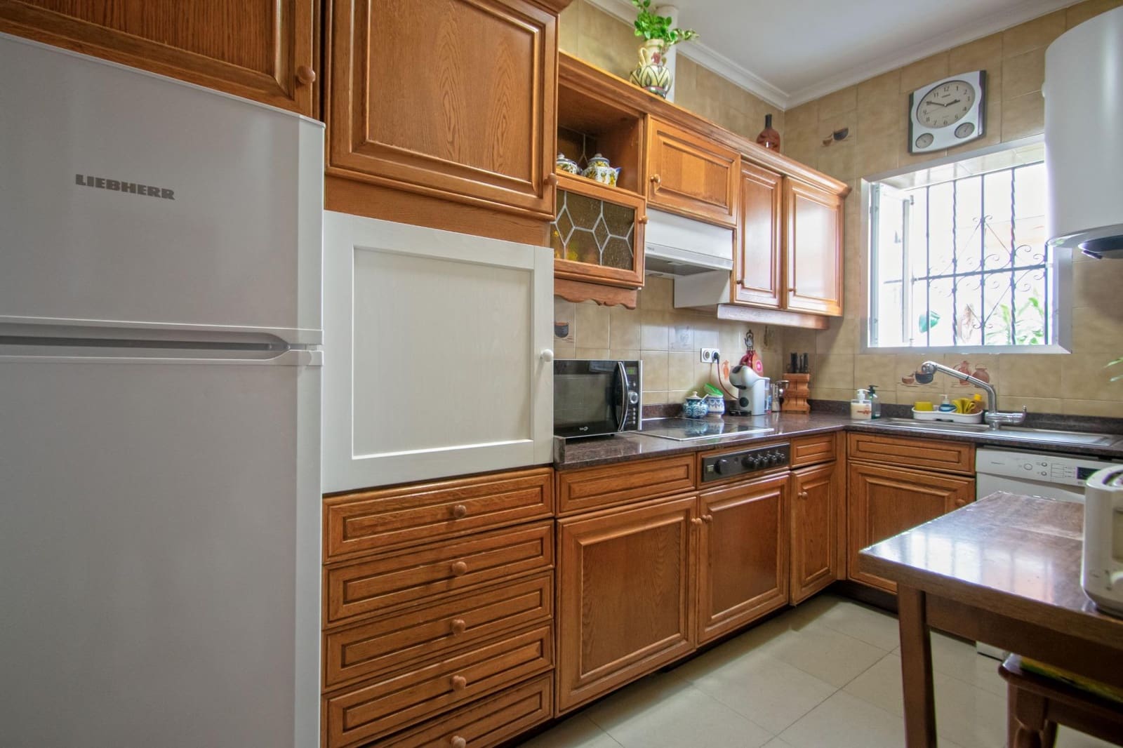 6 bedroom Townhouse for sale in Seville city with garage - € 719,900 (Ref: 10119991)