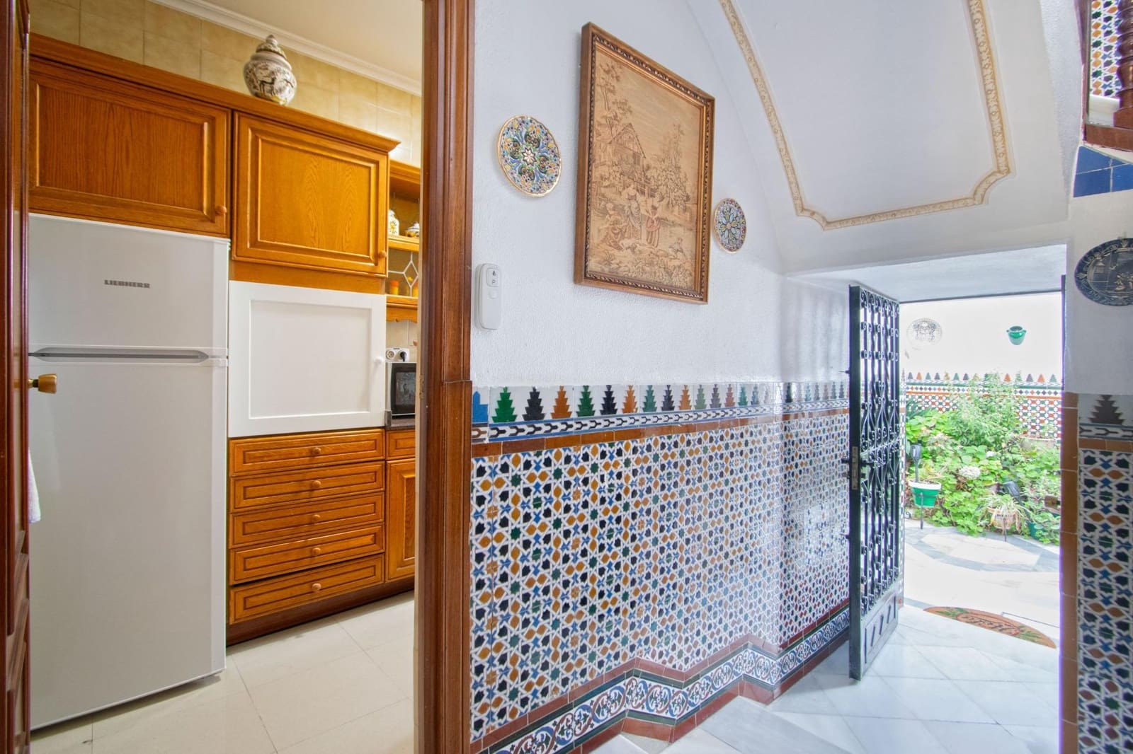 6 bedroom Townhouse for sale in Seville city with garage - € 719,900 (Ref: 10119991)