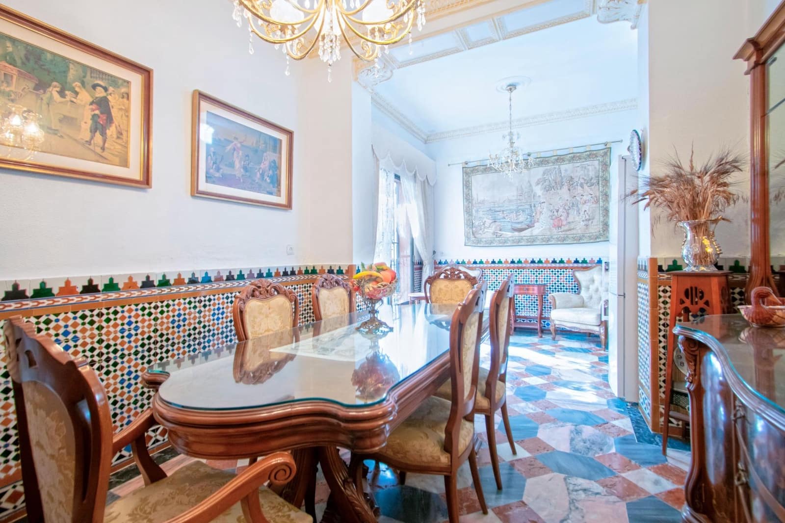 6 bedroom Townhouse for sale in Seville city with garage - € 719,900 (Ref: 10119991)