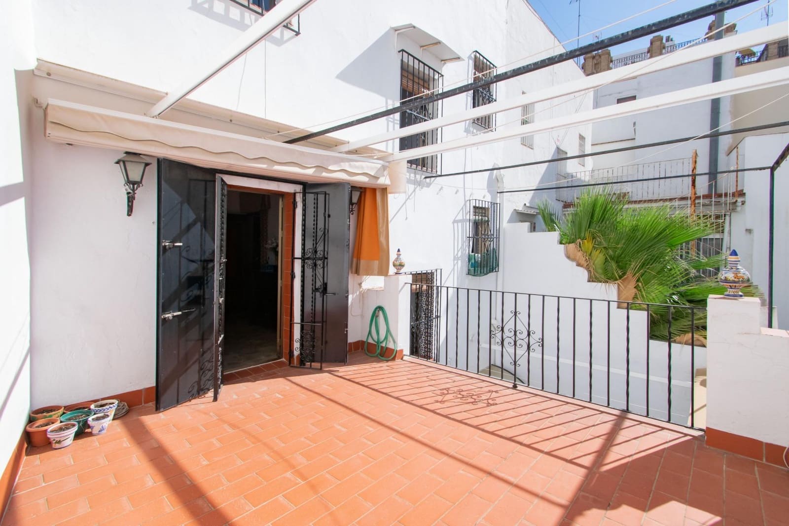 6 bedroom Townhouse for sale in Seville city with garage - € 719,900 (Ref: 10119991)