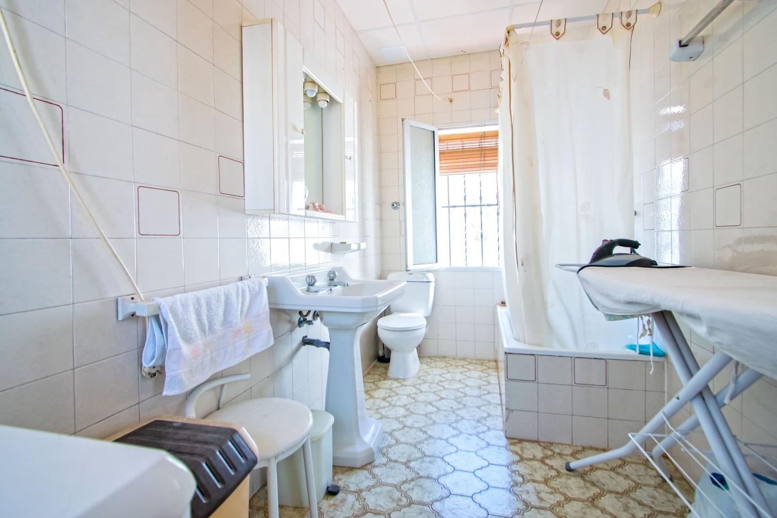 6 bedroom Townhouse for sale in Seville city with garage - € 719,900 (Ref: 10119991)