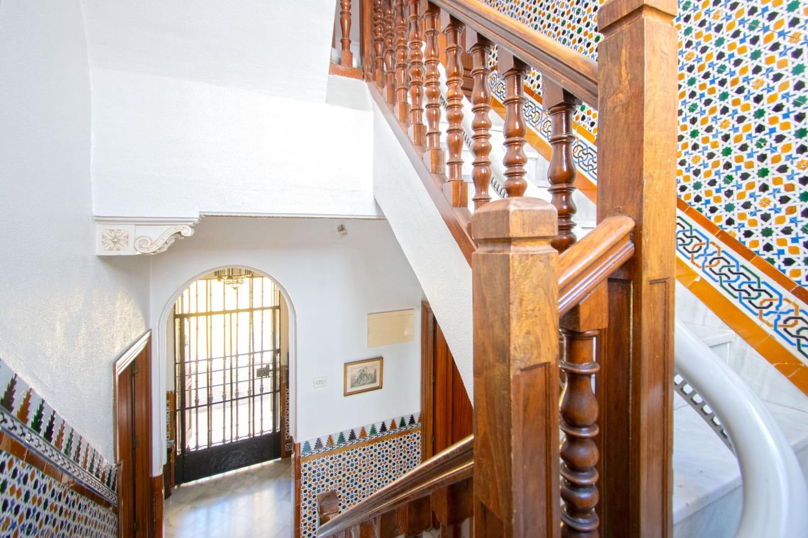 6 bedroom Townhouse for sale in Seville city with garage - € 719,900 (Ref: 10119991)