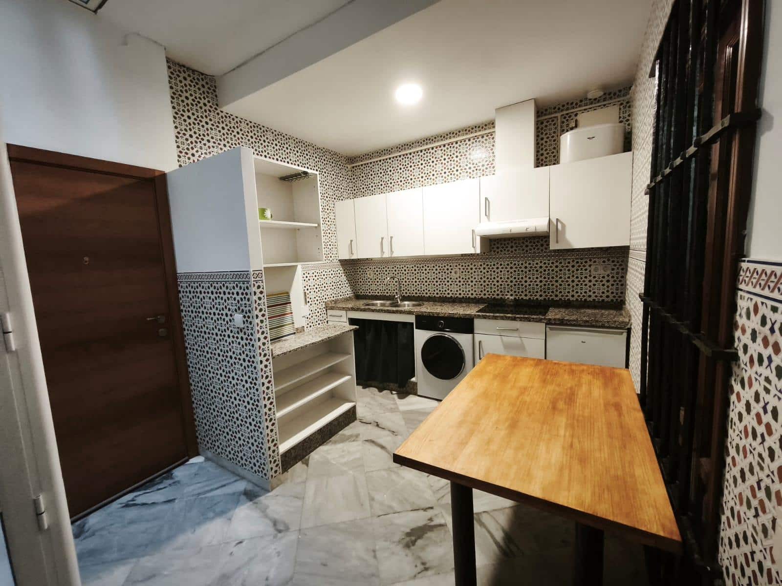 1 soveværelse Lejlighed til leje i Sevilla by med garage - € 1.300 (Ref: 10129646)