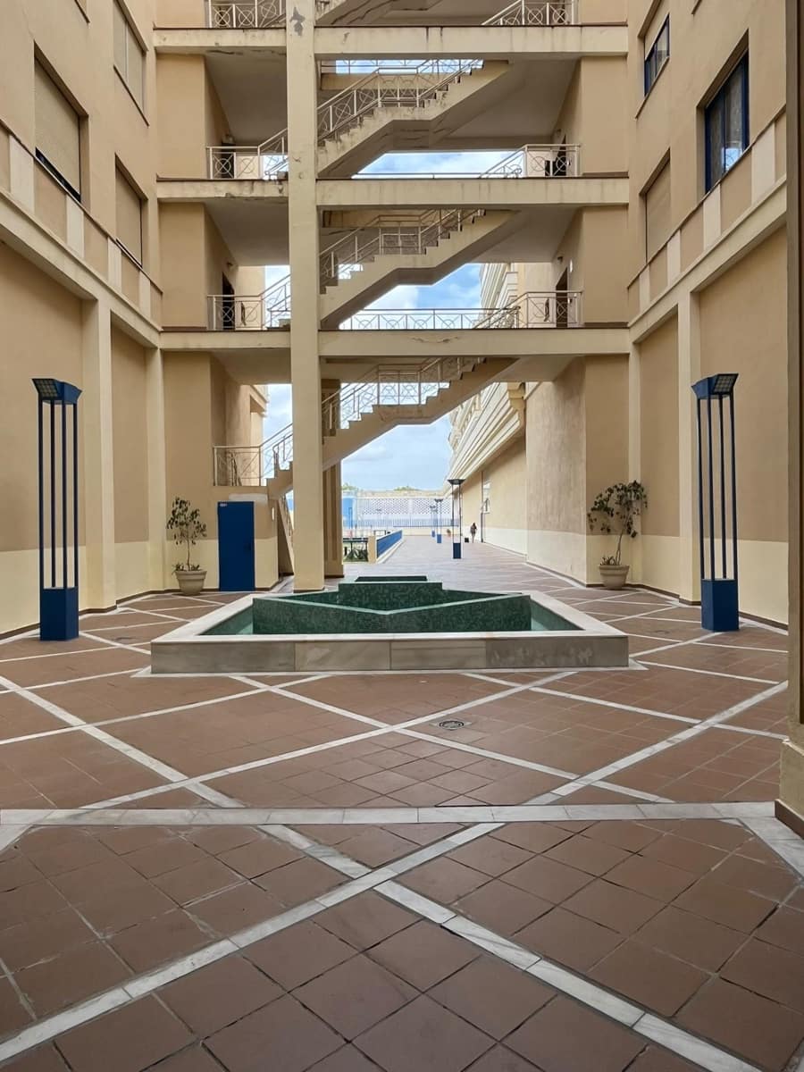 1 bedroom Studio for rent in Seville city with pool garage - € 700 (Ref: 10129648)