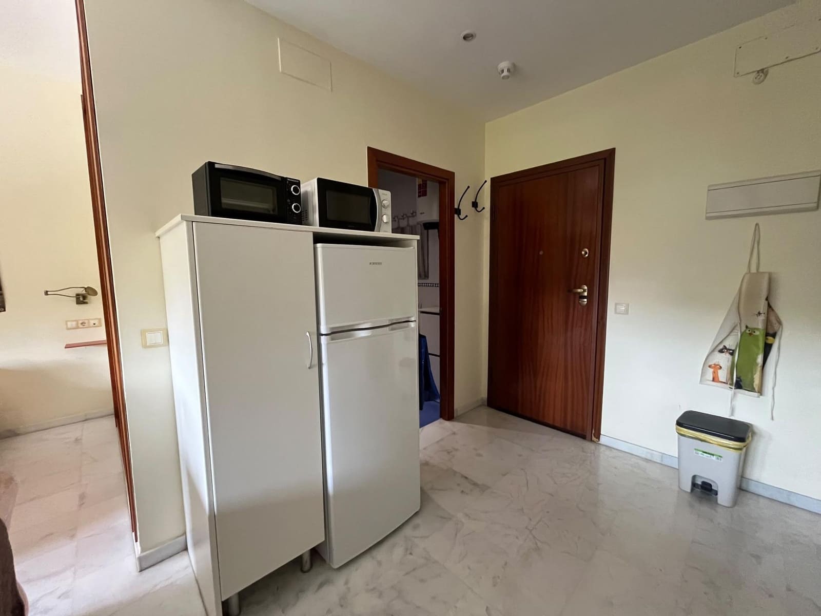 1 bedroom Studio for rent in Seville city with pool garage - € 700 (Ref: 10129648)
