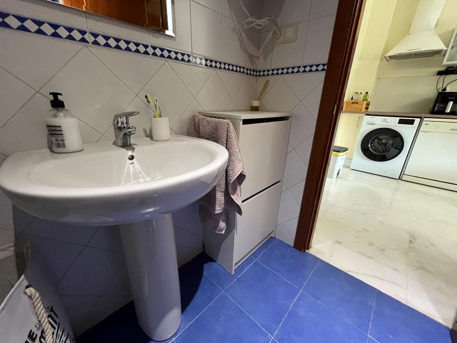 1 bedroom Studio for rent in Seville city with pool garage - € 700 (Ref: 10129648)
