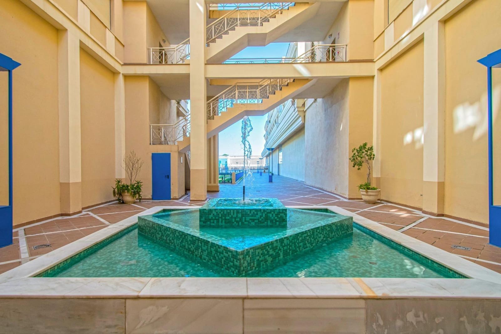 1 bedroom Studio for rent in Seville city with pool garage - € 700 (Ref: 10129648)