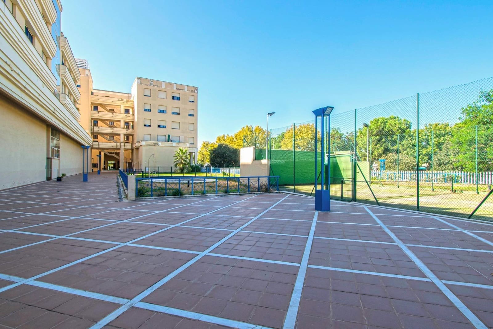 1 bedroom Studio for rent in Seville city with pool garage - € 700 (Ref: 10129648)