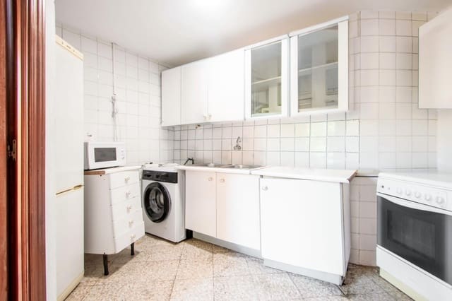 3 bedroom Flat for sale in Amate, Seville city - € 89,990 (Ref: 10129649)