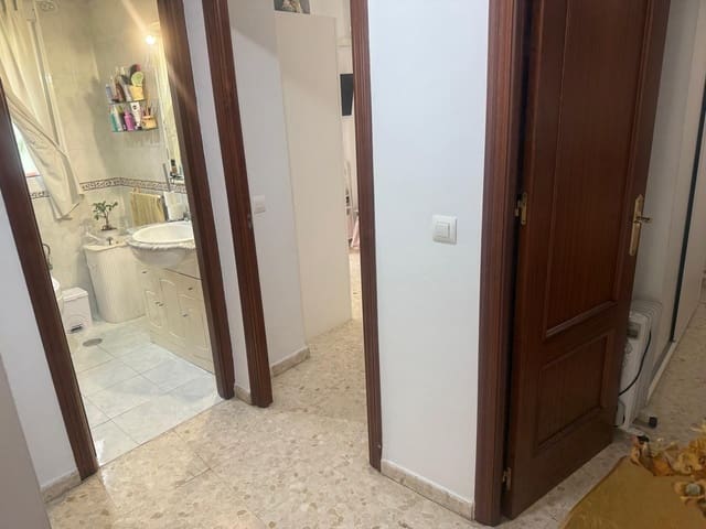 3 bedroom Flat for sale in Seville city - € 145,000 (Ref: 10129652)