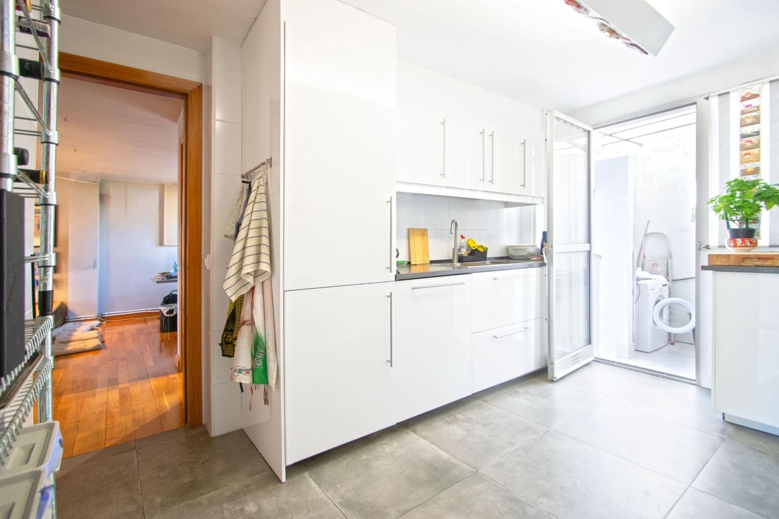 Pareado de 4 habitaciones en Tomares en venta con piscina garaje - 390.000 € (Ref: 10129653)