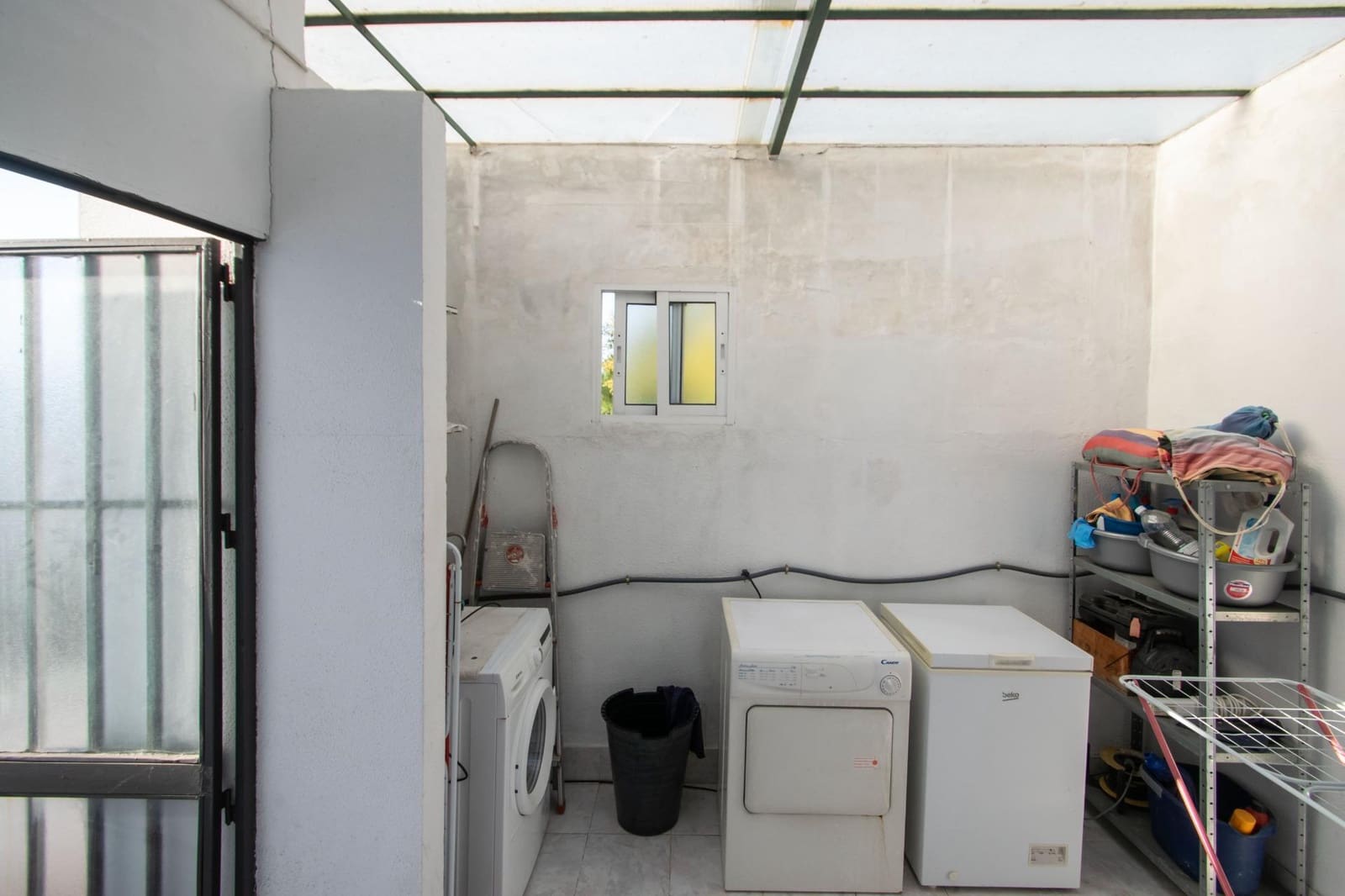 Pareado de 4 habitaciones en Tomares en venta con piscina garaje - 390.000 € (Ref: 10129653)
