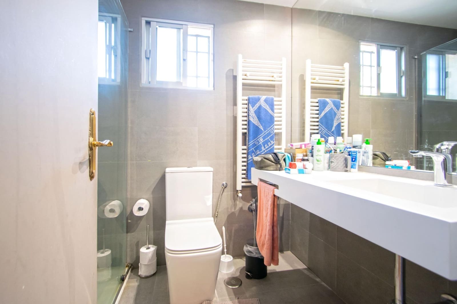 Pareado de 4 habitaciones en Tomares en venta con piscina garaje - 390.000 € (Ref: 10129653)
