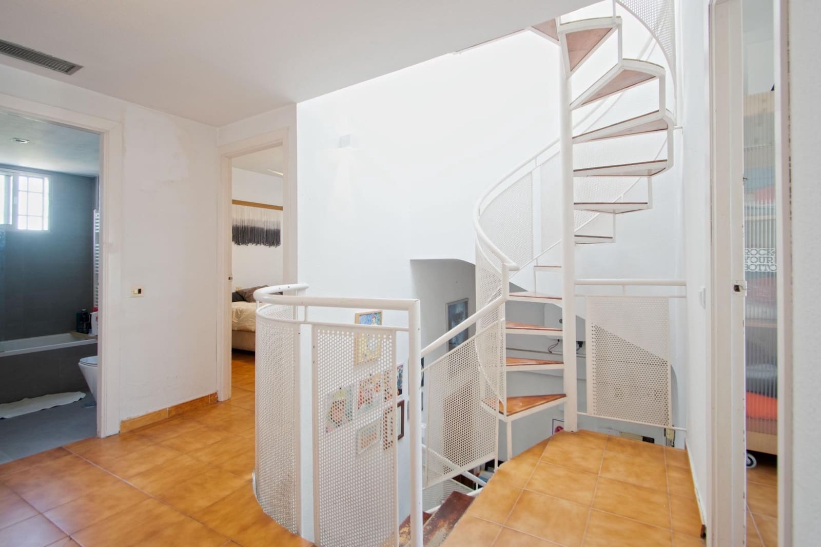 Pareado de 4 habitaciones en Tomares en venta con piscina garaje - 390.000 € (Ref: 10129653)
