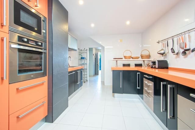 4 Zimmer Reihenhaus zu verkaufen in Sevilla Stadt - 370.000 € (Ref: 10132091)