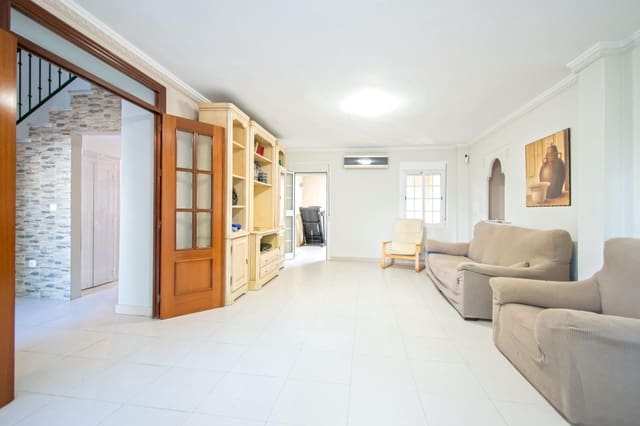 4 Zimmer Reihenhaus zu verkaufen in Sevilla Stadt - 370.000 € (Ref: 10132091)