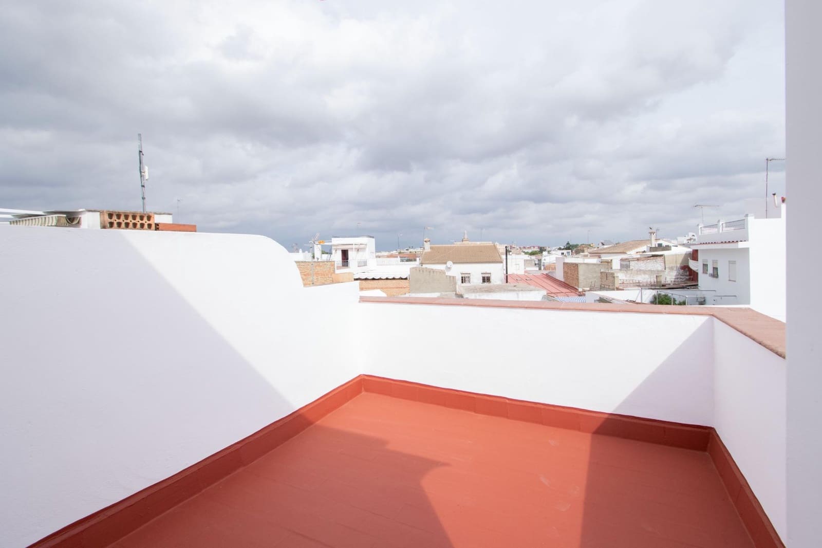 Apartamento de 1 habitación en Sanlúcar la Mayor en venta con garaje - 105.000 € (Ref: 10132092)