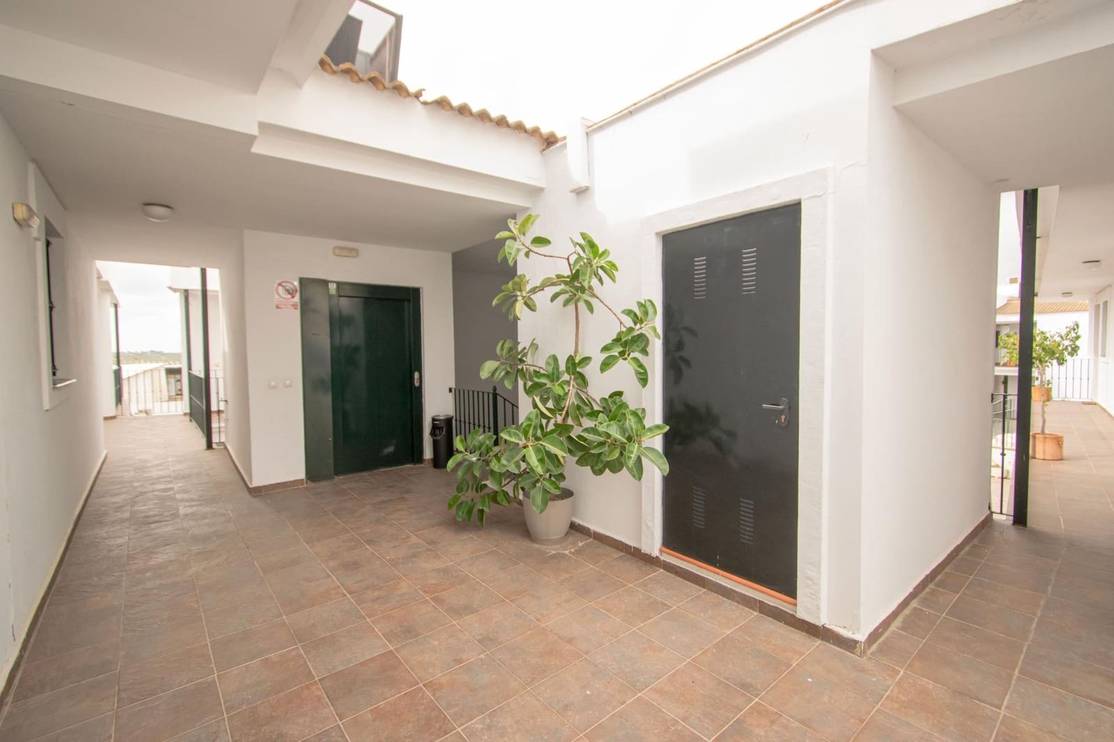 Apartamento de 1 habitación en Sanlúcar la Mayor en venta con garaje - 105.000 € (Ref: 10132092)