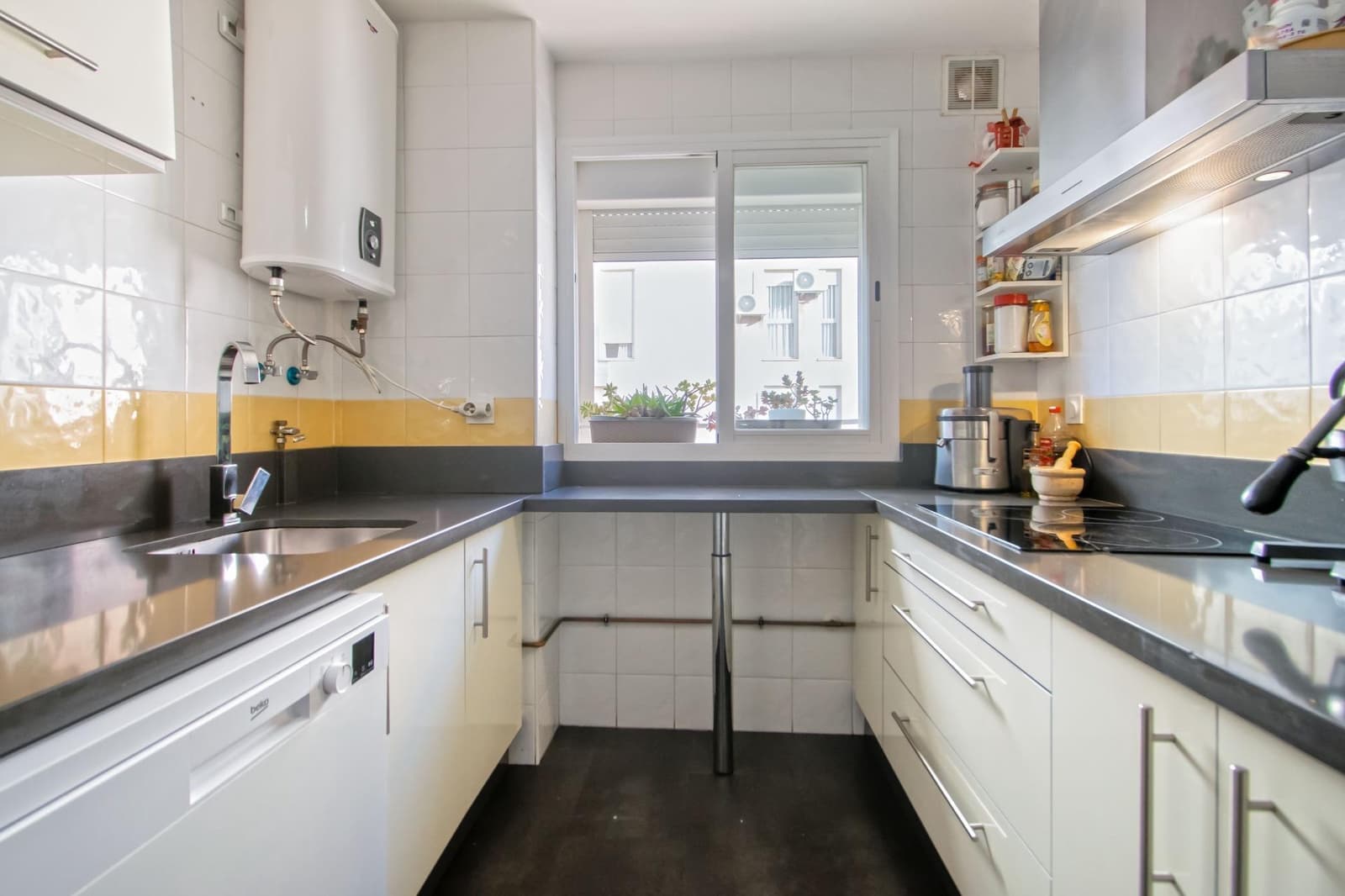 4 quarto Apartamento para venda em Tomares com garagem - 267 000 € (Ref: 10132093)