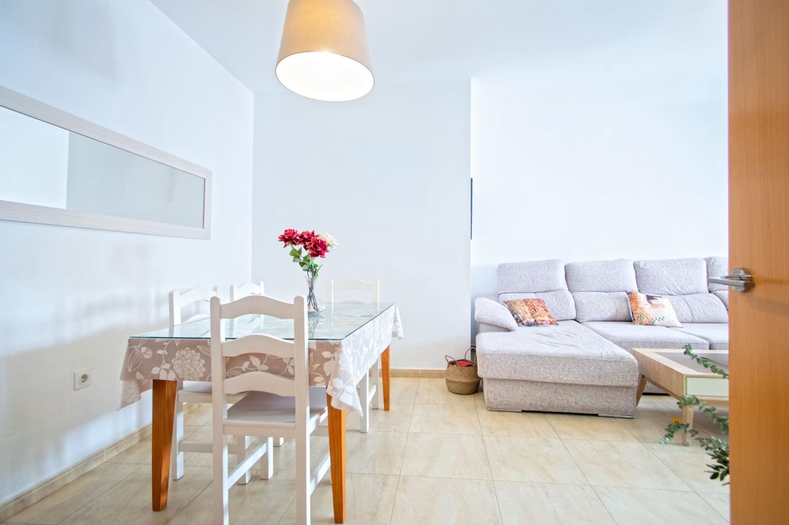 4 bedroom Flat for sale in Tomares with garage - € 267,000 (Ref: 10132093)