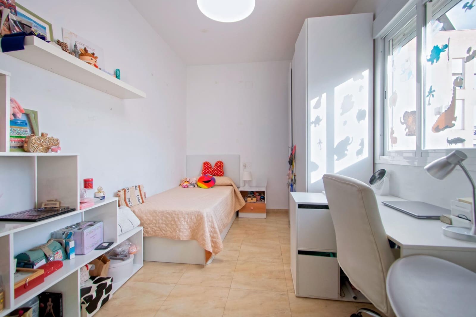 4 bedroom Flat for sale in Tomares with garage - € 267,000 (Ref: 10132093)