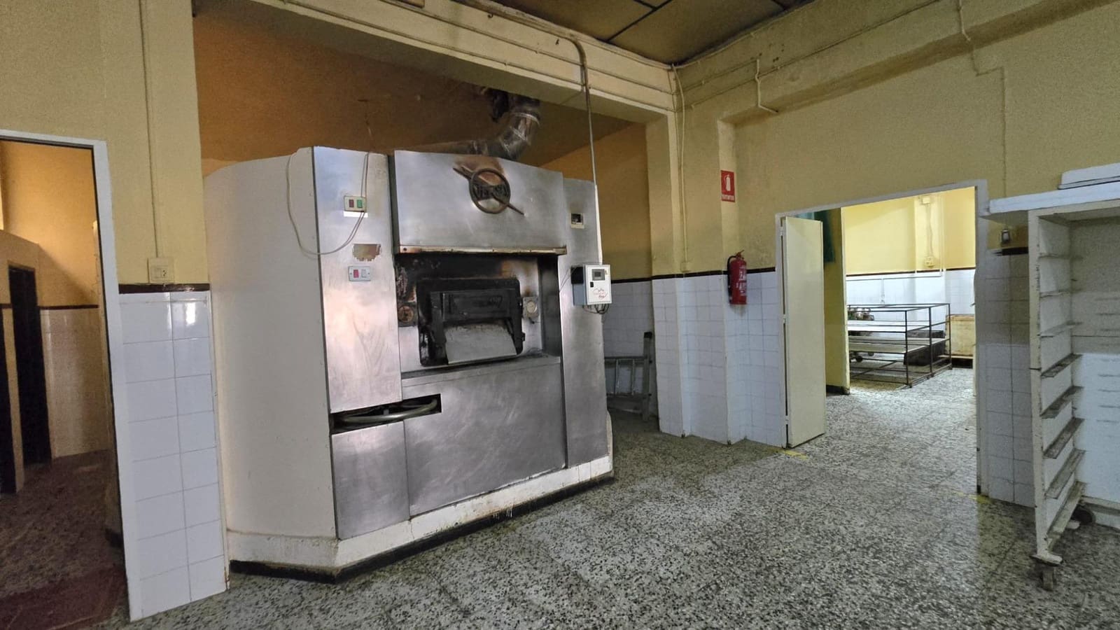 Kommersiell till salu i Pilas med garage - 105 000 € (Ref: 10136172)