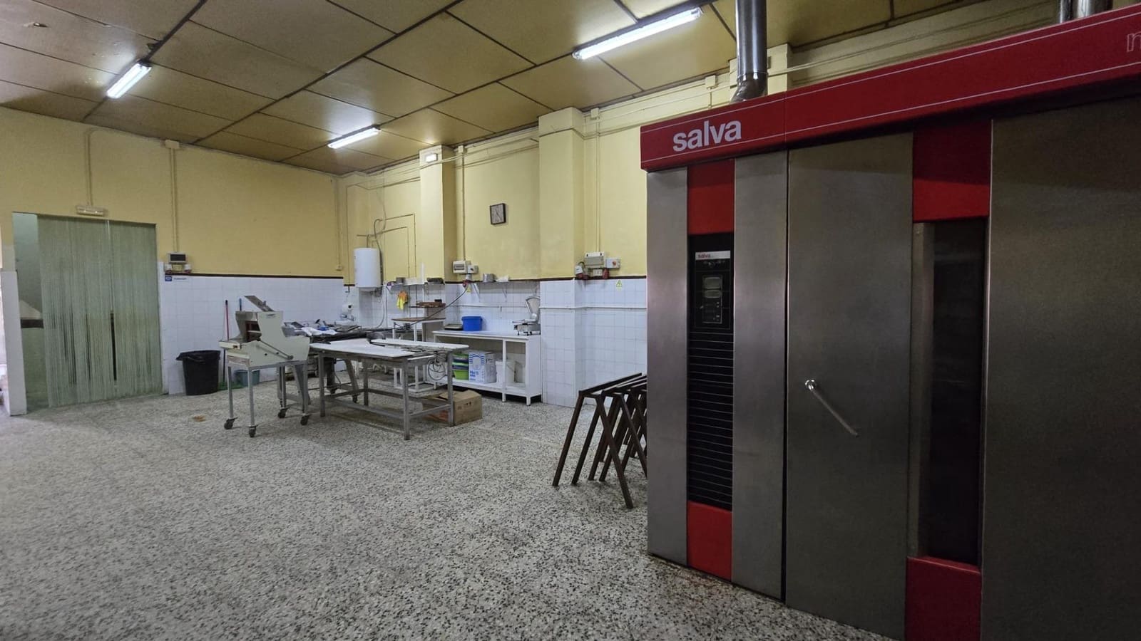 Kommersiell till salu i Pilas med garage - 105 000 € (Ref: 10136172)