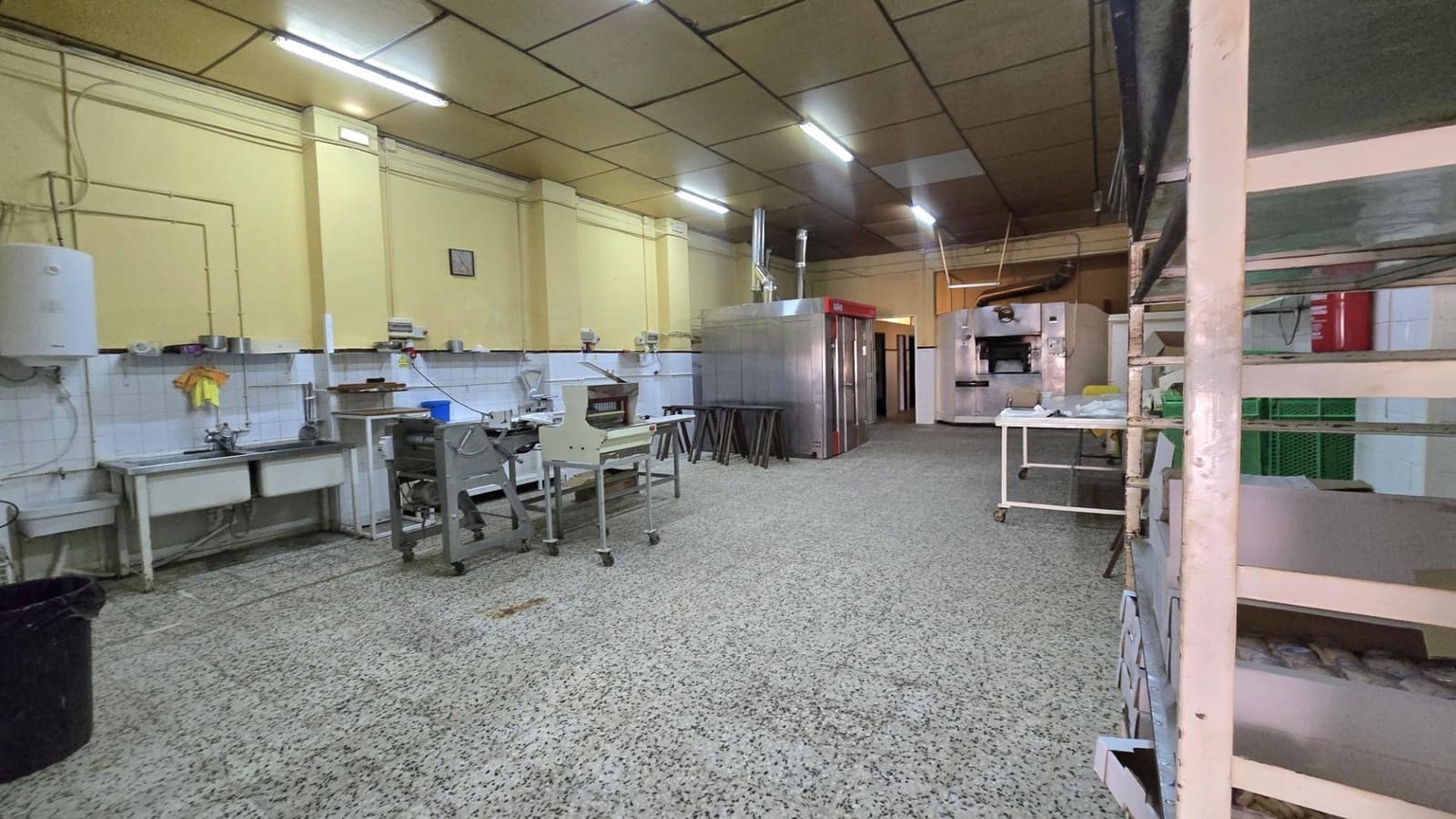 Kommersiell till salu i Pilas med garage - 105 000 € (Ref: 10136172)